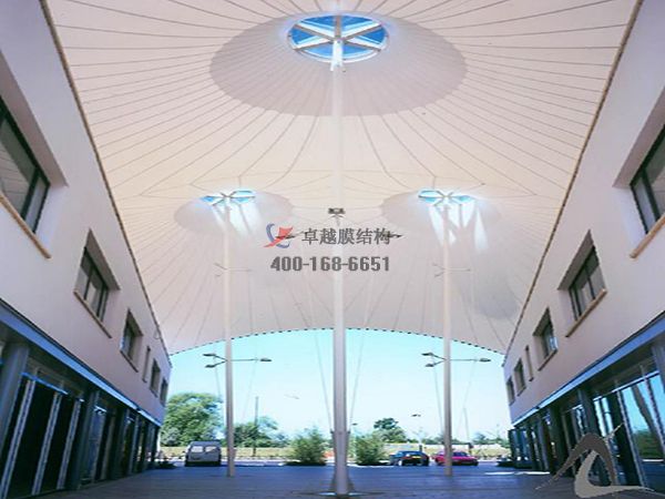 滁州市膜結(jié)構(gòu)商場(chǎng)頂蓋【生產(chǎn)廠家】滁州步行街入口大門膜結(jié)構(gòu)遮陽棚公司