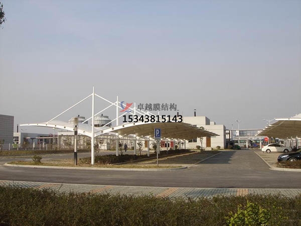 革吉<font color='red'>膜結(jié)構(gòu)停車棚</font>【遮陽棚廠家】